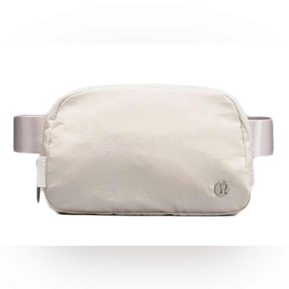 Lululemon white opal Everywhere beltbag